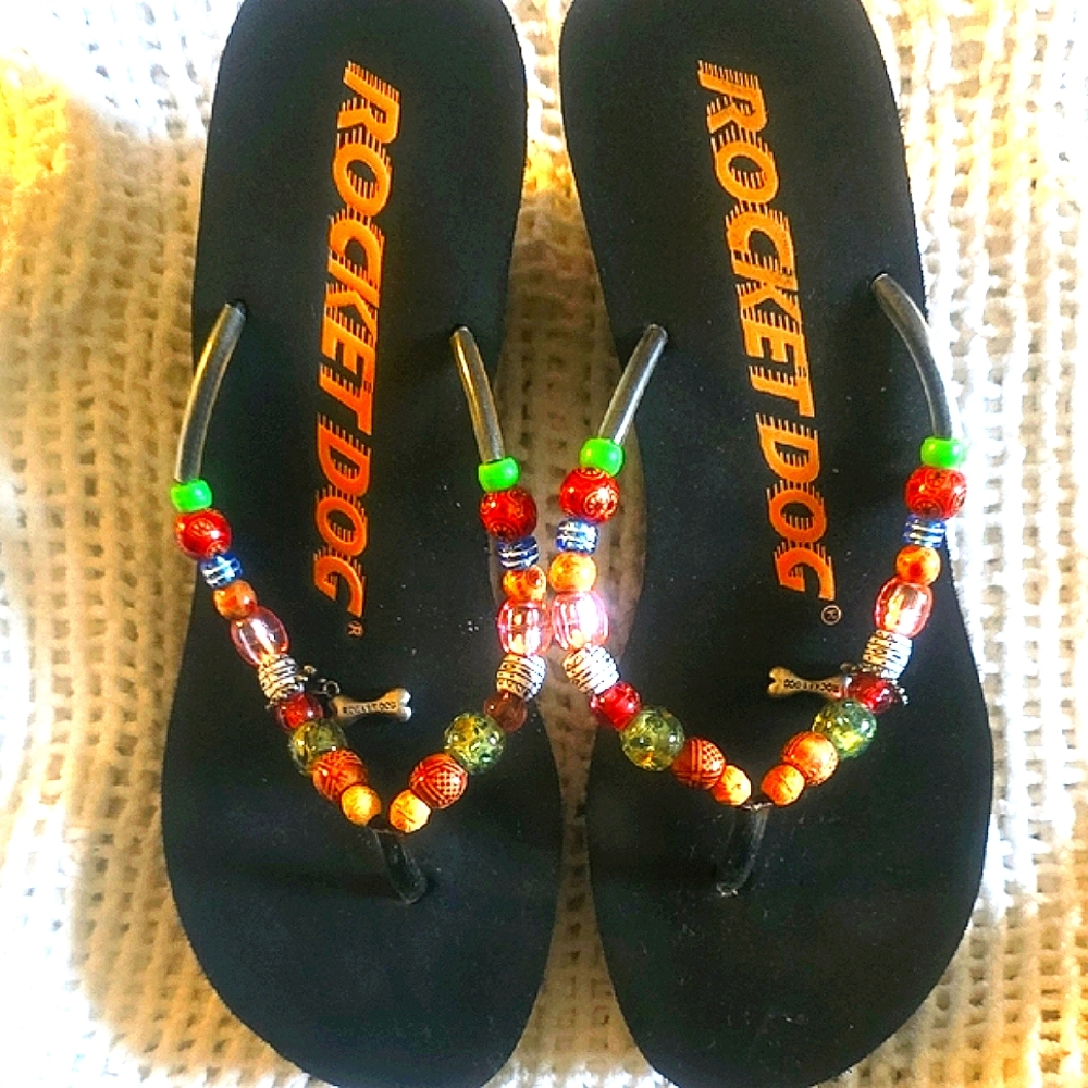 Rocket Dog Black Sandals with Multicolor Beads